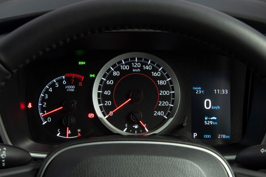 Панель приборов Toyota Corolla XR 2019 года  (ZA) (фото 24 из 40)